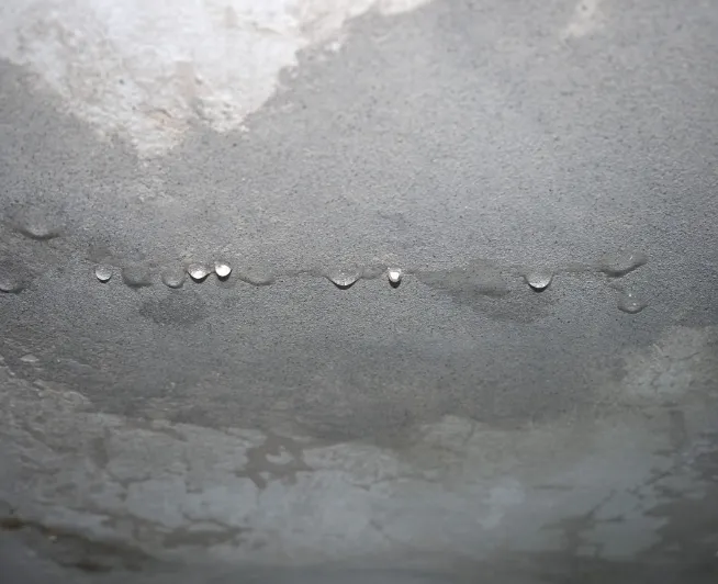 雨漏りは､自然に止まることはほとんどありません